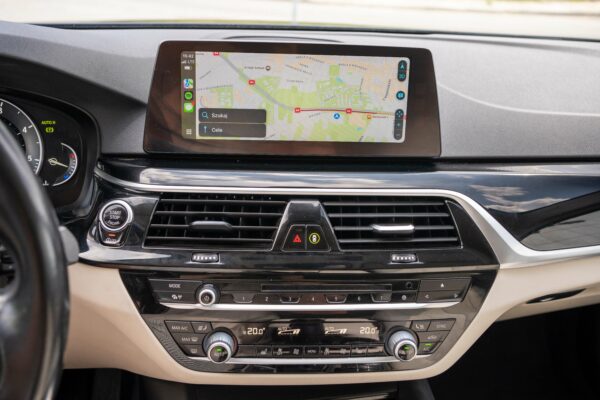 BMW Seria 5 G30 520d Luxury Line – 2017 - obrazek 11