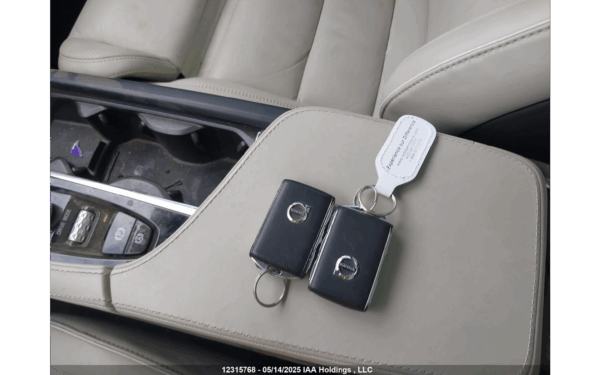 Volvo XC90 T6 R-Design (7-osobowe) – 2020 - obrazek 3
